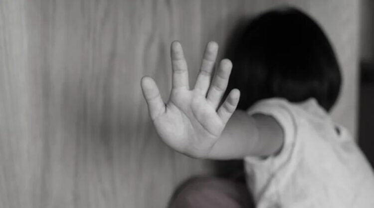 ‎Bejat!!! Ayah Lecehkan Anak Tirinya Selama 3 Tahun? ‎