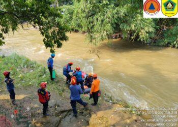 ‎Bocah 6 Tahun Diduga Hanyut di Sungai Ciliwung