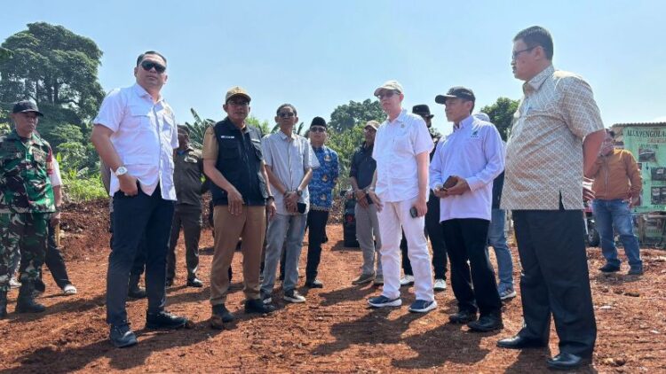 DPRD Tinjau Akses Jalan SMPN 4 Gunung Putri, Hasil Inisiatif “Robin Hood”