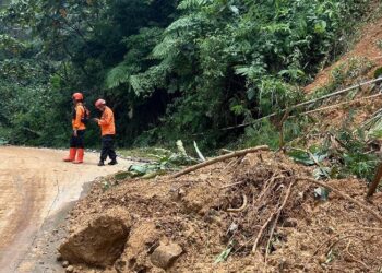 Jalan Raya Puncak 2 Bogor Tertutup Longsor, Pengendara Diminta Waspada