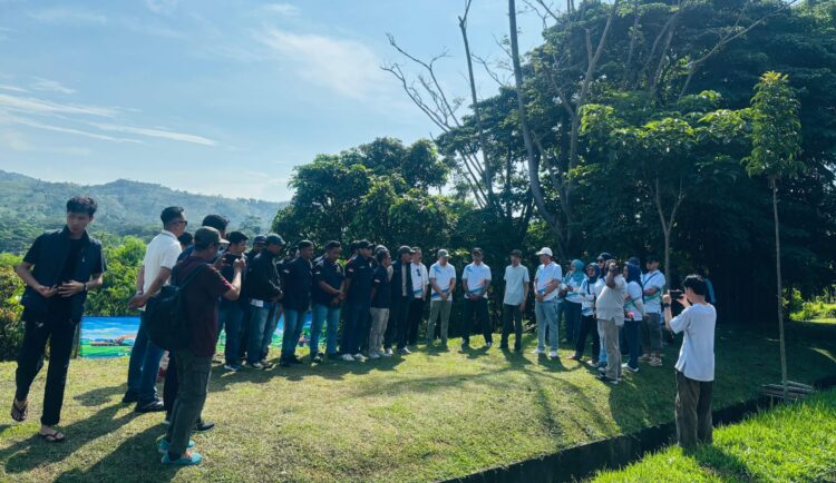 Katar Sumur Batu Bersama Warga Tanam 1.000 Pohon di Sentul City