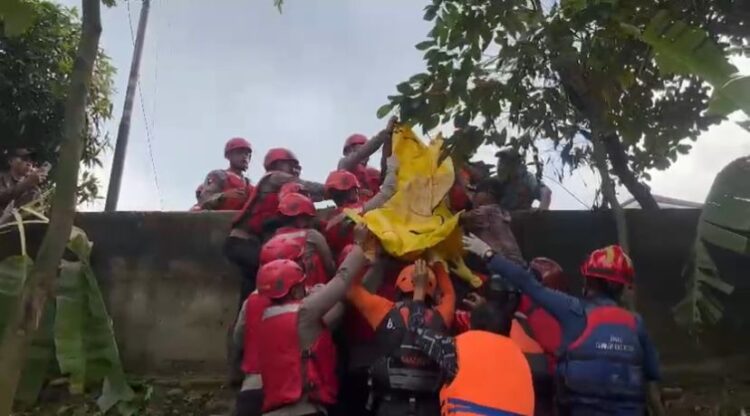 Akhir Pencarian Dayung Patah di Sungai Cilengsi: Dua Pemancing Ditemukan, Korban Terakhir Mengapung 50 Meter dari TKP