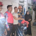 ‎Bikin Panik! Ular Kobra 1,5 Meter Ditemukan di Permukiman Warga Kampung Kedep