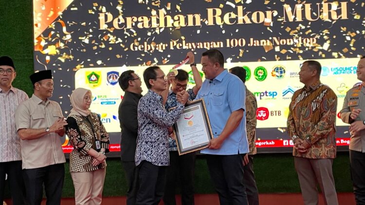 Rekor Muri! DPMPTSP Kabupaten Bogor Beri Pelayanan Publik 100 Jam Nonstop