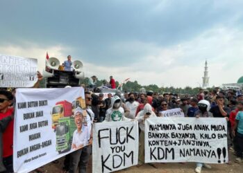 Ribuan Warga Bogor Barat Kepung Pemkab, Tagih Janji Gubernur & Pembukaan Tambang
