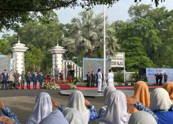 Pemkab Bogor Gelar Upacara Hardiknas 2026 di TMP Pondok Rajeg, Bupati Tekankan Perbaikan Pendidikan dari Kelas