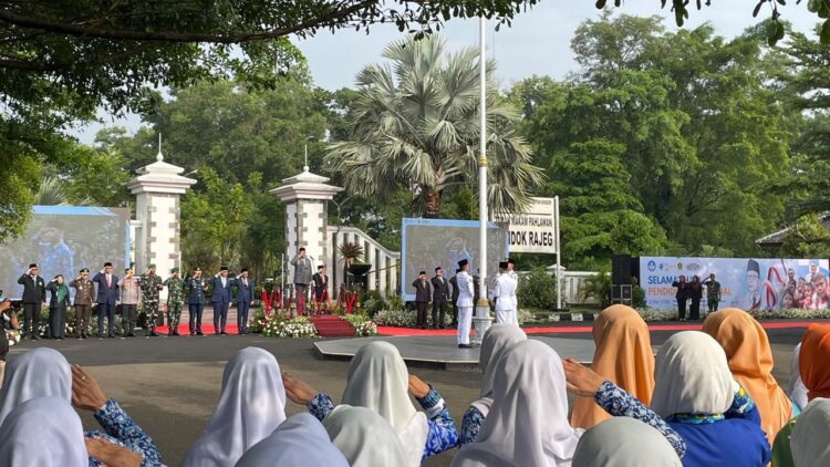 Pemkab Bogor Gelar Upacara Hardiknas 2026 di TMP Pondok Rajeg, Bupati Tekankan Perbaikan Pendidikan dari Kelas