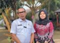 Kadisdik Jabar, Purwanto bersama guru SMAN 2 Purwakarta Rizkita Nurul Baifin. (Foto: Disdik Jabar)