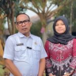 Kadisdik Jabar, Purwanto bersama guru SMAN 2 Purwakarta Rizkita Nurul Baifin. (Foto: Disdik Jabar)