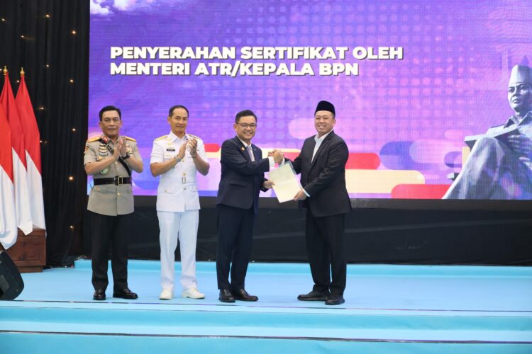 Serahkan Sertipikat Hak Pakai untuk Lemhannas RI, Menteri Nusron: Perkuat Kepastian Hukum Aset Negara