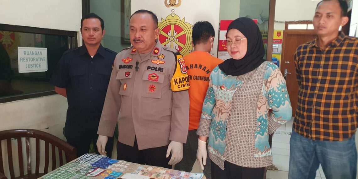 Polsek Cibinong Sita 526 Butir Obat Terlarang, Dua Pelaku Diamankan