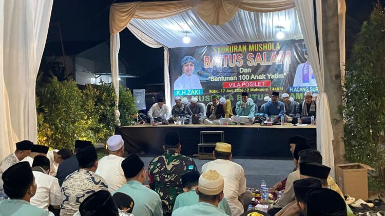 Syukuran Mushola Baitus Salam, Acang Suryana Santuni 100 Anak Yatim di Gunung Putri