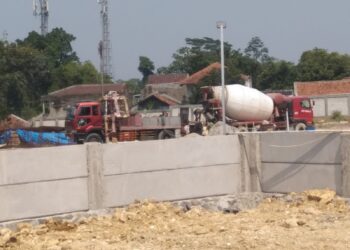 Segel PPNS Jadi Ajang Nego ???? Proyek Padel Masih Anteng Berjalan