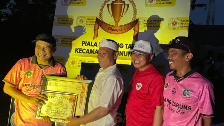 Katar Desa Tlajung Udik Boyong Piala Katar Gunung Putri