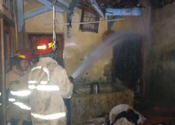 Diduga Korsleting Listrik, Dua Rumah Terbakar di Ciampea