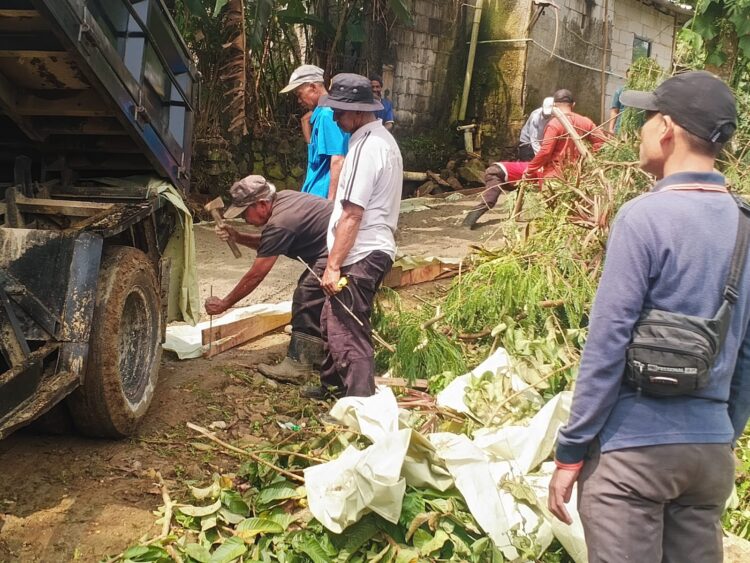 Akselerasi Infrastruktur, Pemdes Cijayanti Bangun Jalan Beton di Kampung Pasir Karet