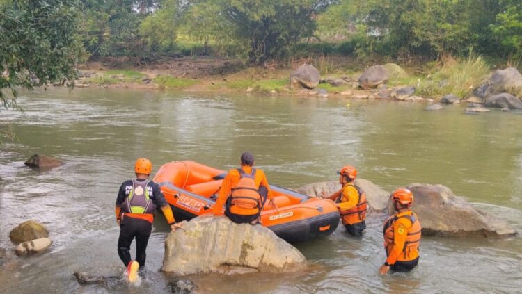 Bocah Berusia 6 Tahun Hanyut di Sungai Cianten, Hari Pertama Belum Ditemukan