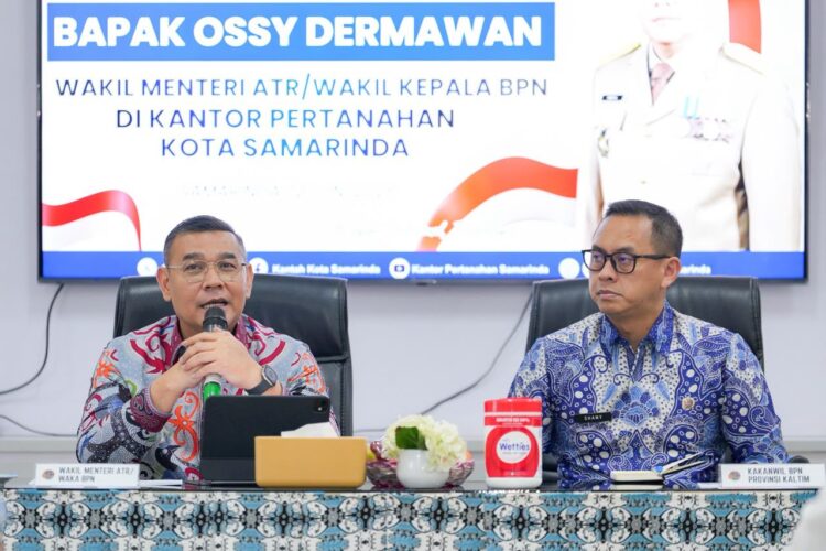 Berikan Pengarahan di Kantah Kota Samarinda, Wamen Ossy: ATR/BPN Harus Jadi Solusi Atas Pembangunan di Kalimantan Timur