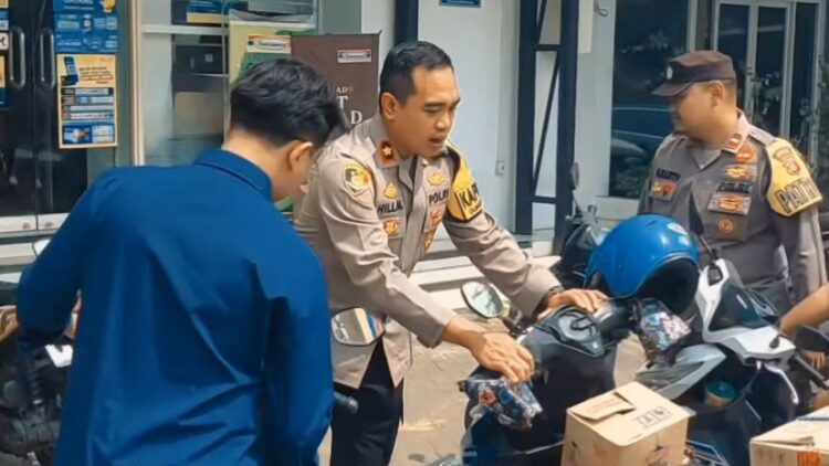 Kapolsek Gunung Putri Pimpin Patroli Antisipasi Curanmor, Warga Diimbau Gunakan Kunci Ganda