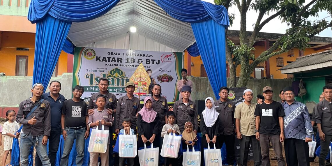 ‎Katar Unit 19 Santuni 30 Anak Yatim di Tlajung Udik, Kaleng Sedekah Kunci Kepedulian Warga‎