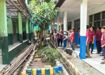 DPRD Kabupaten Bogor Tinjau Perbaikan Ruang Kelas Rusak di SMPN 1 Klapanunggal