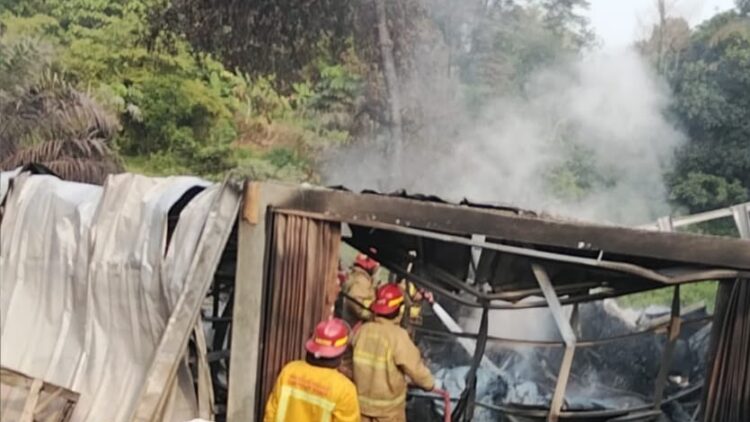 Gudang Sparepart Body Motor Terbakar di Tajurhalang Bogor, Kerugian Capai Rp500 Juta