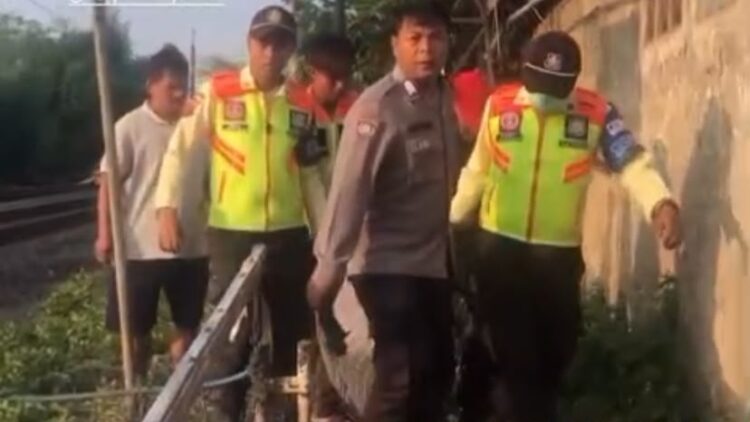 Pria Asal Kota Bogor Tewas Usai Tertemper Kereta di Cilebut Timur