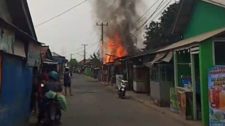 Lupa Matikan Kompor, Ruko Pakan di Klapanunggal Terbakar