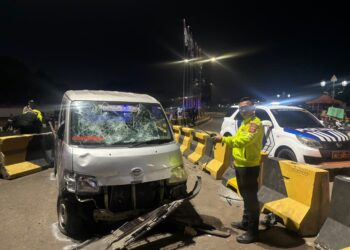 Pick Up Oleng Tabrak 3 Pemotor di Pakansari, Satu Orang Tewas