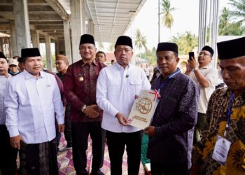 Menteri Nusron Serahkan Sertipikat Wakaf dan Bantuan dari MUI untuk Masjid Salman Alfarisi Aceh Tamiang