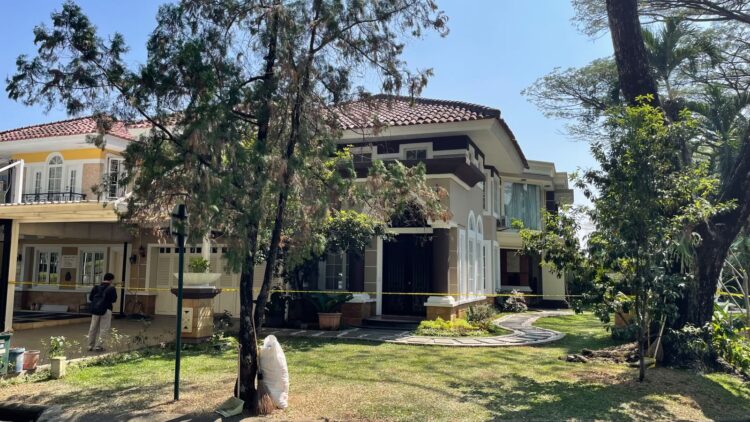 Usai Digeledah, Rumah Diduga Milik Jampidsus Febrie Adriansyah di Sentul City Dipasang Garis Polisi
