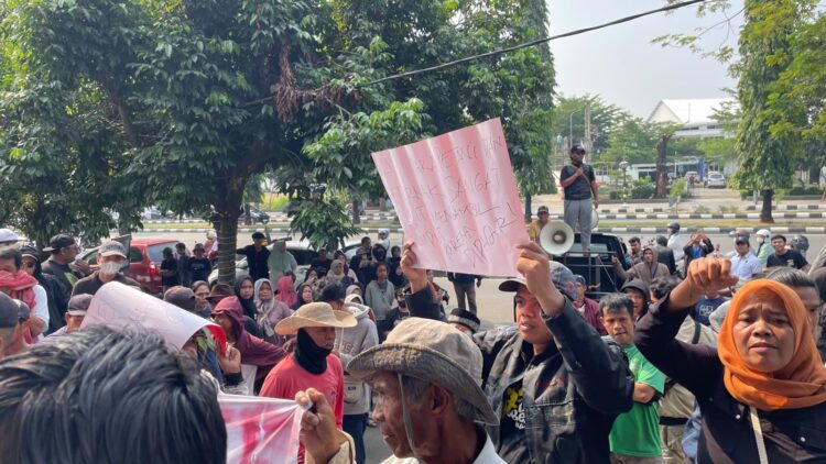 Puluhan Warga Geruduk ATR/BPN Kabupaten Bogor, Tuntut Pengukuran Ulang Lahan di Desa Pasir Jaya