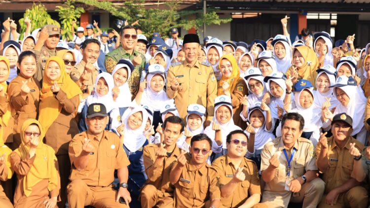 Wabup Jaro Ade Ajak Siswa SMPN 3 Cileungsi Jauhi Tawuran dan Narkoba