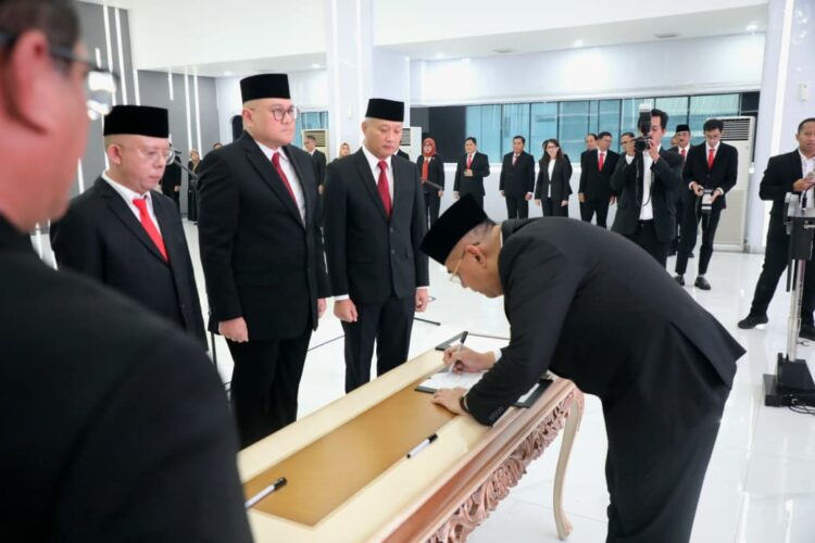 Lantik 78 Pejabat Struktural, Wamen Ossy: Rotasi dan Promosi Jabatan Bentuk Birokrat yang Adaptif