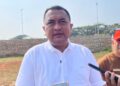 ‎Meski Sedang Pemeliharaan Rumput, Alun-Alun Kabupaten Bogor Tetap Dibuka untuk Masyarakat