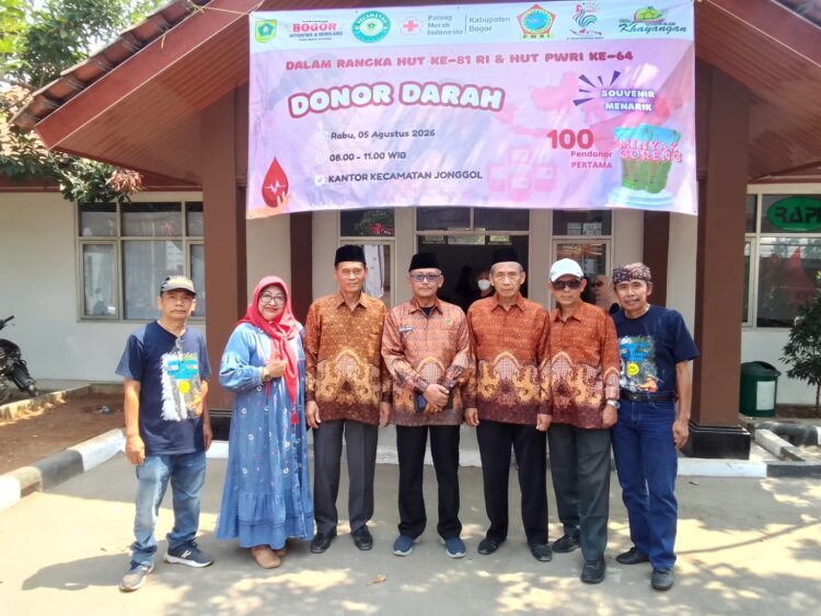 Sambut HUT RI ke-81 dan HUT PWRI ke-64, PWRI Kecamatan Jonggol Gelar Donor Darah dan Pengobatan Gratis