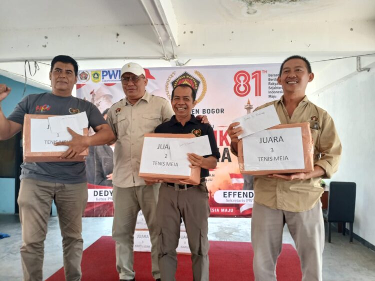 Semarak HUT ke-81 RI, PWI Kabupaten Bogor Sukses Gelar Aksi Bersih Ciliwung dan Perlombaan
