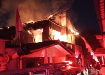 ‎Handphone Sedang Dicas Diduga Picu Kebakaran Rumah di Sukaraja Bogor