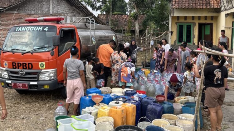 8 Pekan Kemarau! 149.257 Warga Kabupaten Bogor Krisis Air Bersih, BPBD Salurkan 1,2 Juta Liter