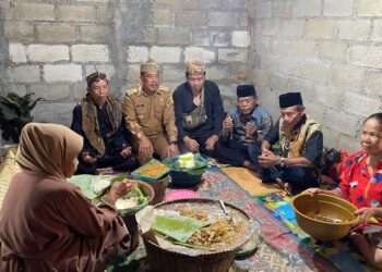 Sedekah Bumi di Karanggan Gunung Putri, Tradisi Tahunan Ritual Penguburan Kepala Kambing