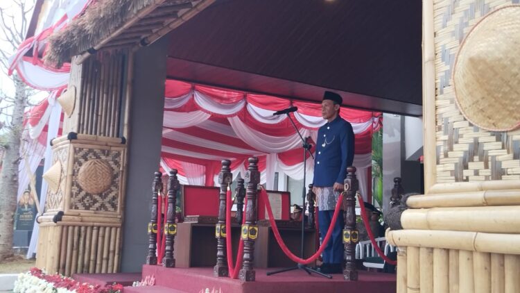 Pimpin Upacara Penurunan Bendera HUT ke-81 RI, Wabup Jaro Ade Puji Kerja Sempurna Paskibraka Bogor