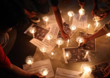 Lilin Harapan dari Bogor untuk Lima Jurnalis yang Hilang di Selat Sunda