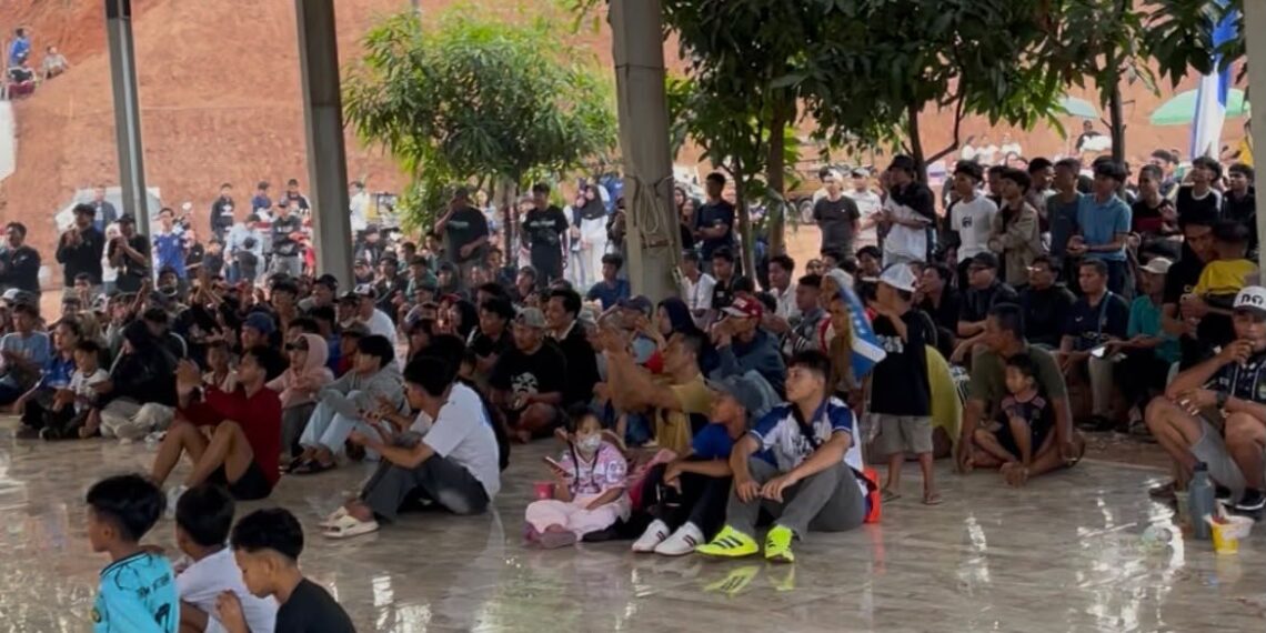 Ratusan Bobotoh Padati Sujud’s Cileungsi, Nobar Persija vs Persib Berlangsung Meriah
