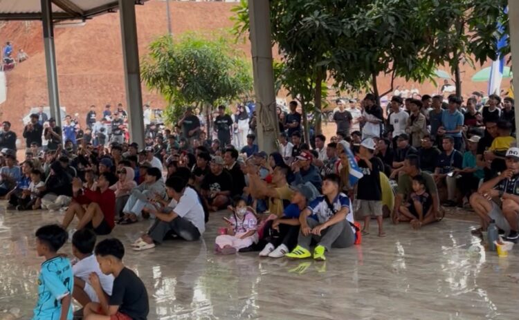 Ratusan Bobotoh Padati Sujud’s Cileungsi, Nobar Persija vs Persib Berlangsung Meriah