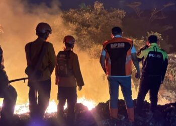 Rudy Susmanto Turun Langsung Tangani Kebakaran Lahan di TPAS Galuga