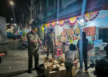1.482 Botol Miras Disita Satpol PP dari 4 Toko di Terminal Cibinong