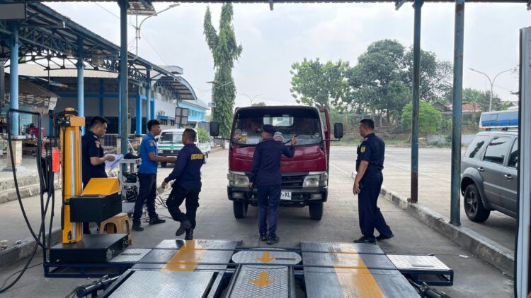Uji KIR di Terminal Cileungsi, Dishub Bogor Tekankan Keselamatan Berkendara
