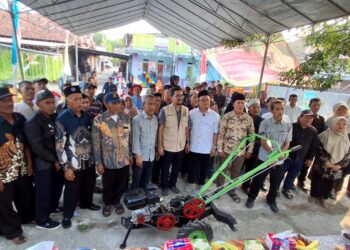Turun ke Cariu, H. Fikri Hudi Oktiarwan Tampung Keluhan Petani