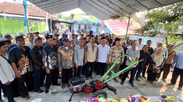 Turun ke Cariu, H. Fikri Hudi Oktiarwan Tampung Keluhan Petani