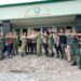 Penuh Kehangatan di HUT ke-81 TNI, Polsek Gunung Putri Bawa Tumpeng ke Koramil 0621-05